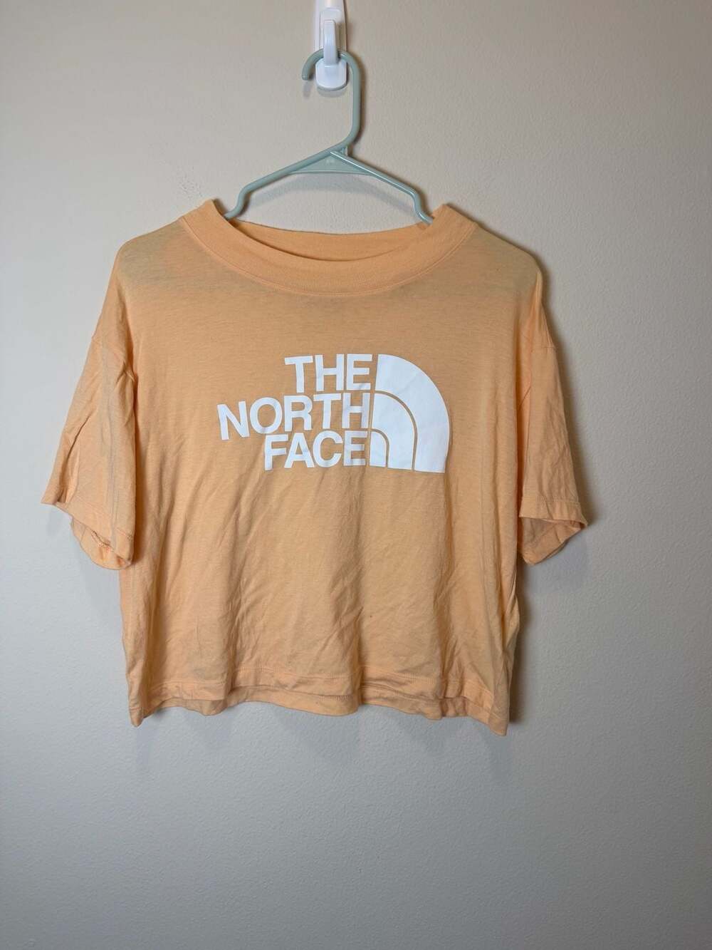 The North Face Women's Peach Crop Short Sleeve Graphic Tee Size M